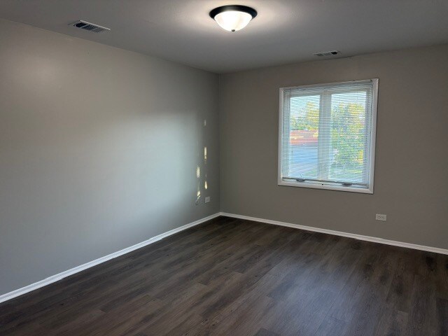 Building Photo - 1040 Camellia Dr