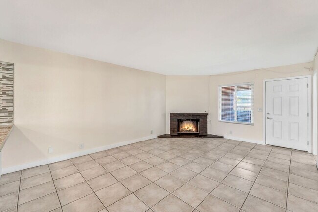 Building Photo - FULLY REMODELED UPSTAIRS CONDO | 3 BEDROOM | GRANITE COUNTERS | LAKE MEAD & JONES