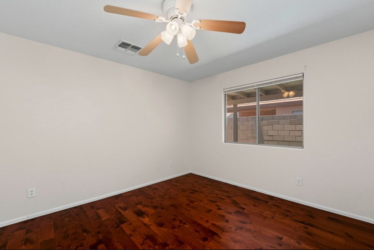Building Photo - 42551 W Hillman Dr