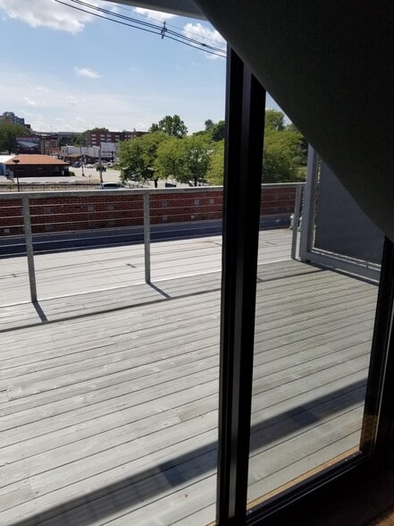 Building Photo - 804 N Neil St