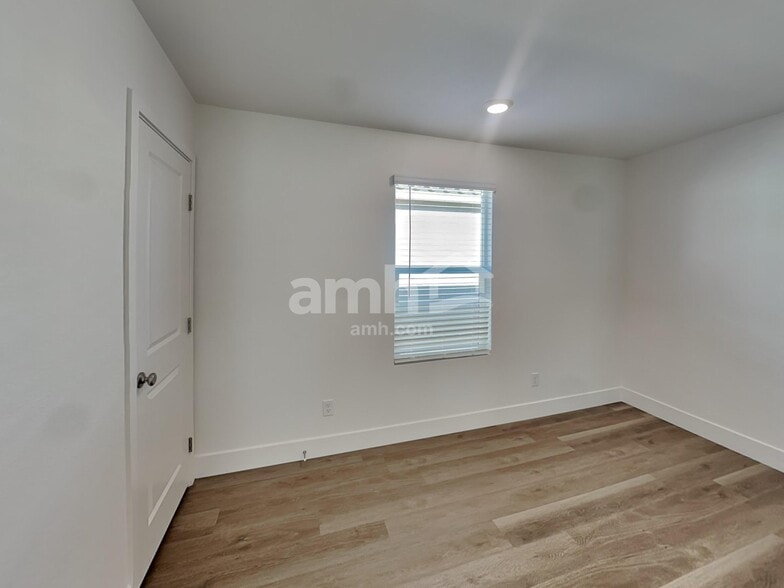 Building Photo - 10555 Lagaspi Dr