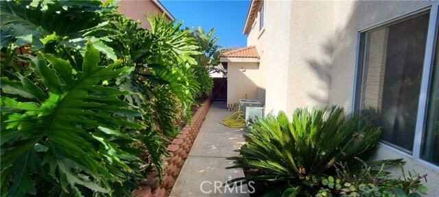 Building Photo - 2563 Gilbert Ave