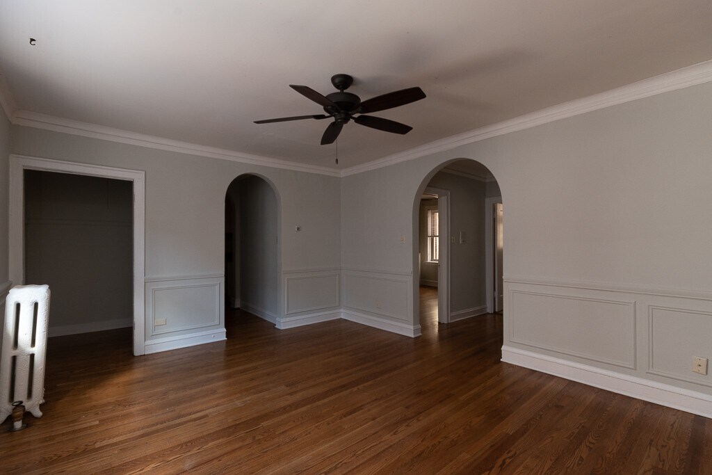 Building Photo - 547.5 W Surf St
