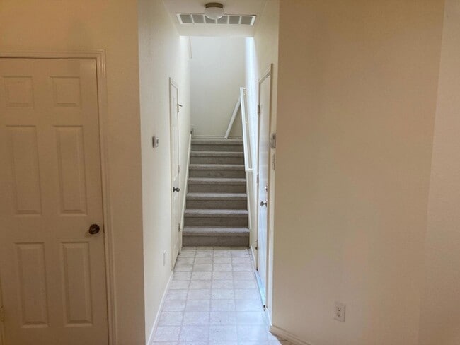 Building Photo - 2503 Keepsake Dr