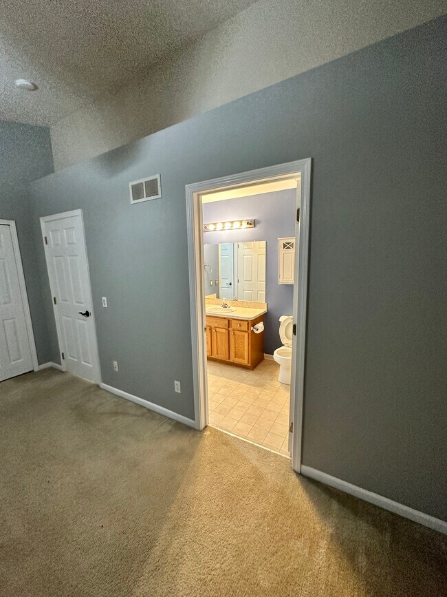 Building Photo - 3138 Promenade Cir