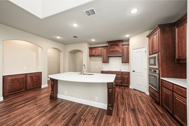 Building Photo - 504 Ridgewater Trail