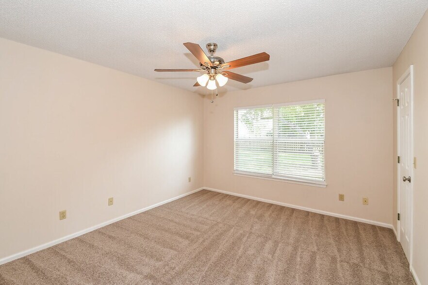 Building Photo - 3176 Chads Ct
