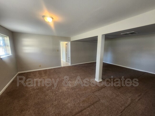 Building Photo - 1700 Cimmaron Trail