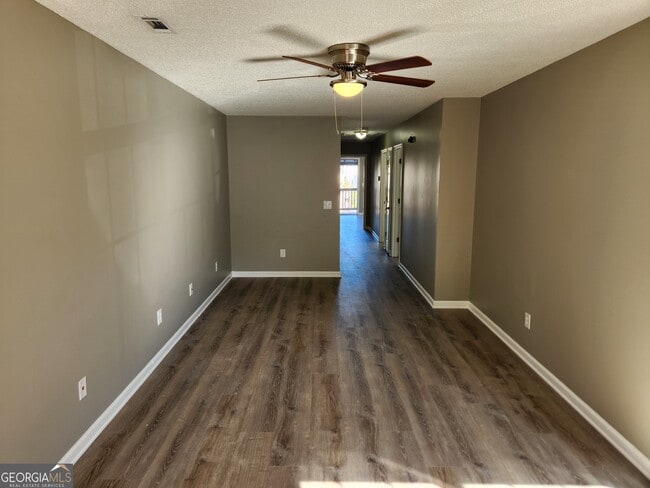 Building Photo - 75 Klassing St SW