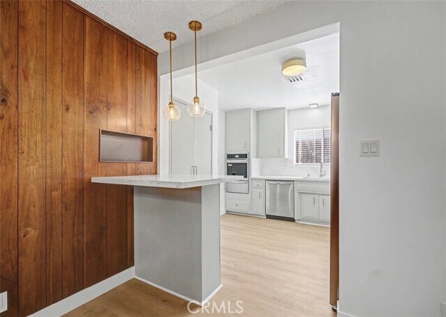 Building Photo - 4413 Canoga Dr