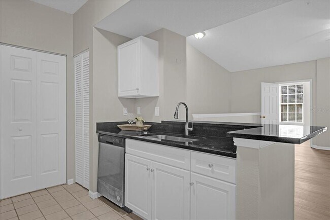 Building Photo - 14304 Fredricksburg Dr