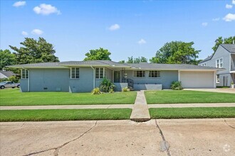 Building Photo - Modern-Charm in Edmond's "Village"!