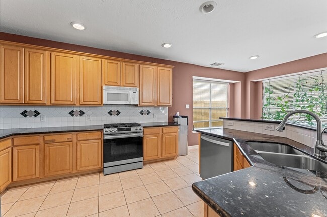 Building Photo - 1631 Mustang Crossing