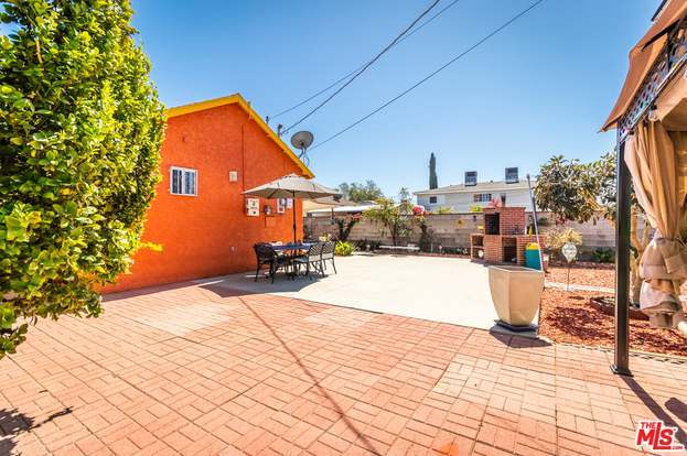 Building Photo - 6445 Tujunga Ave