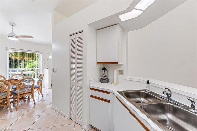 Building Photo - 887 Gulf Pavillion Dr