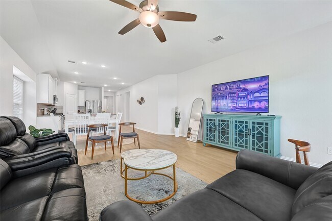 Building Photo - 562 Long Beach Bay Dr