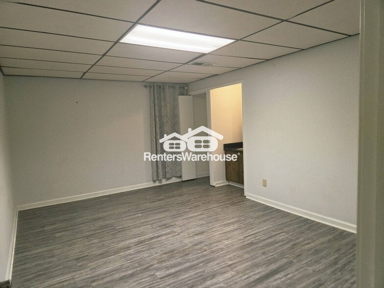Building Photo - 4486 Poplar Terrace
