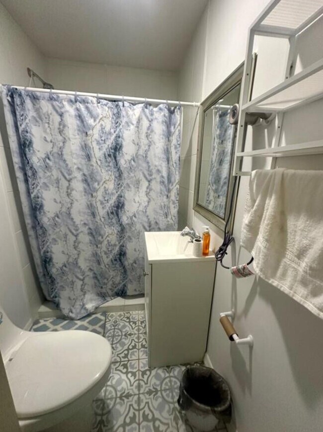 Building Photo - 2520 Fillmore St