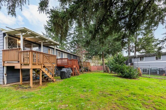 Building Photo - 201 SE 176th Pl