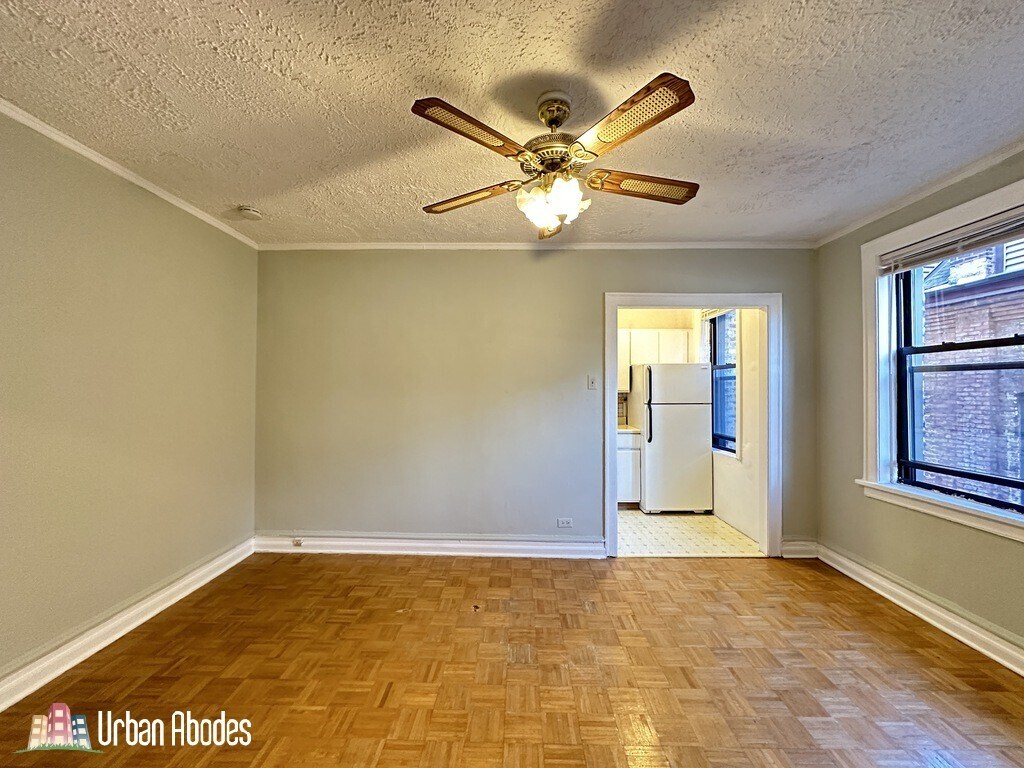 Building Photo - 701 W Belmont Ave