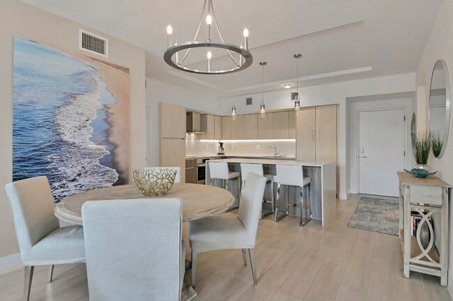 Building Photo - Southeast 1st Avenue, Delray Beach, FL 33444 - 2 BR 2 BA condo