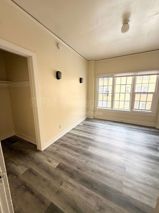 Building Photo - 1825 Ivar Ave