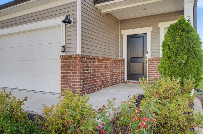 Building Photo - Spacious 4-Bedroom Home w/ Loft