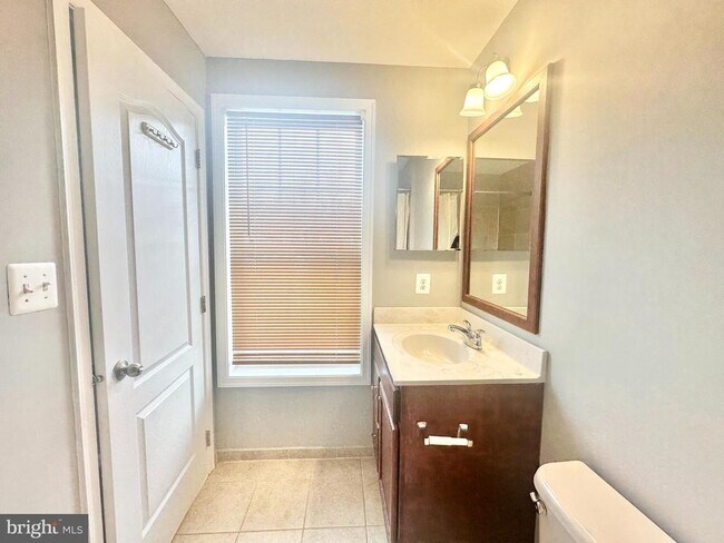 Building Photo - 43158 Whelplehill Terrace