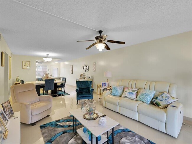 Building Photo - 3405 Bimini Ln