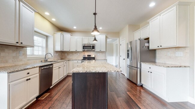 Building Photo - 802 Urton Woods Way