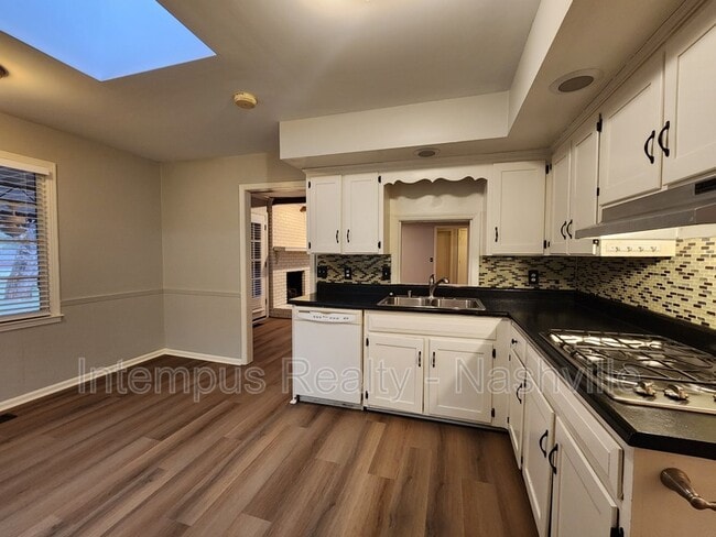 Building Photo - 8124 Devens Dr