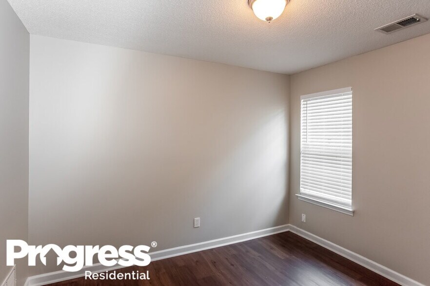Building Photo - 7158 Crape Myrtle Dr