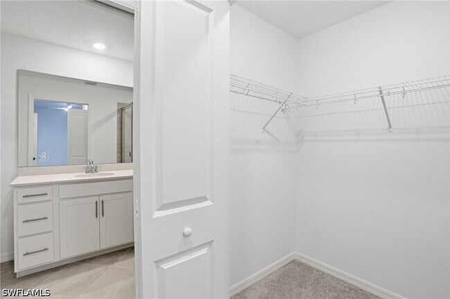 Building Photo - 15405 Grn Acrs Ave