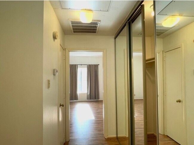 Building Photo - 2209 S Braeswood Blvd