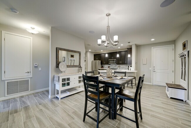 Building Photo - 2511 W Queen Creek Rd