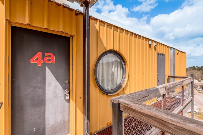 Building Photo - 1400 Sycamore Ave