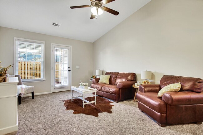 Building Photo - 564 Deerchase Ct