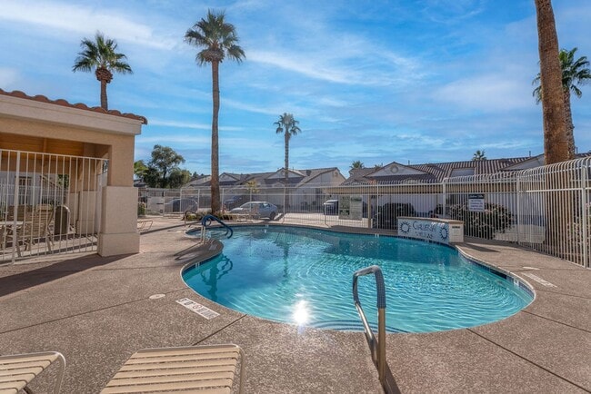 Building Photo - 855 N Stephanie St