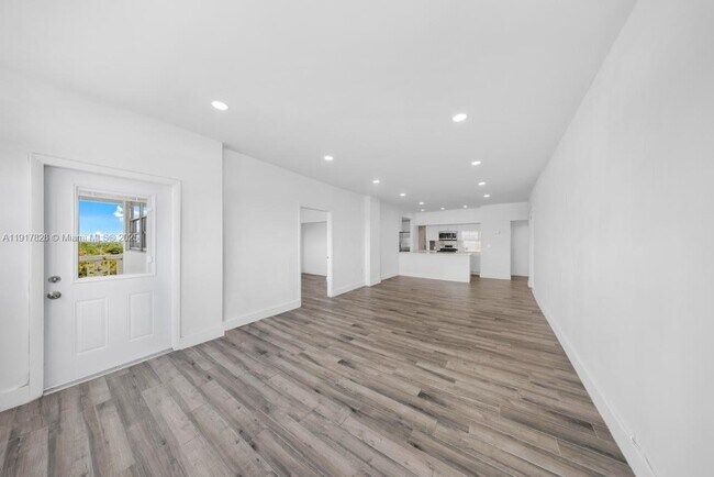 Building Photo - 13155 Ixora Ct