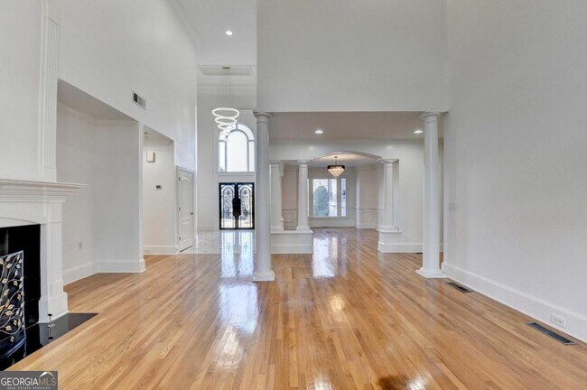 Building Photo - 7970 St Marlo Country Club Pkwy