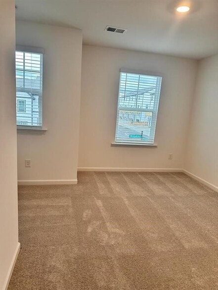 Building Photo - 214 Banner Rd