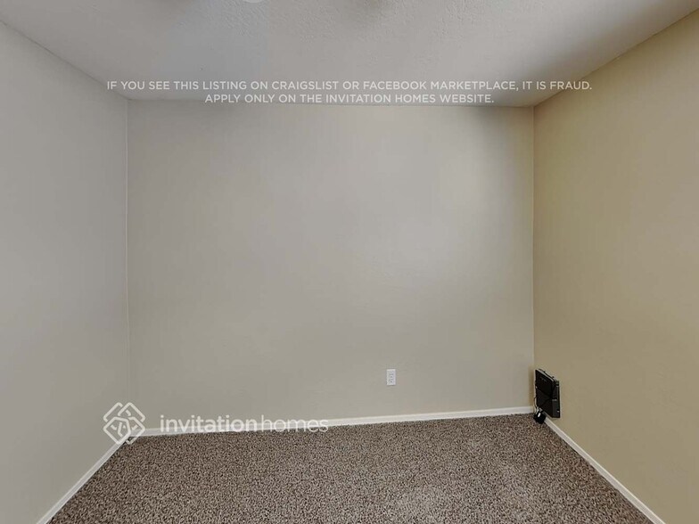 Building Photo - 16059 W Larkspur Dr