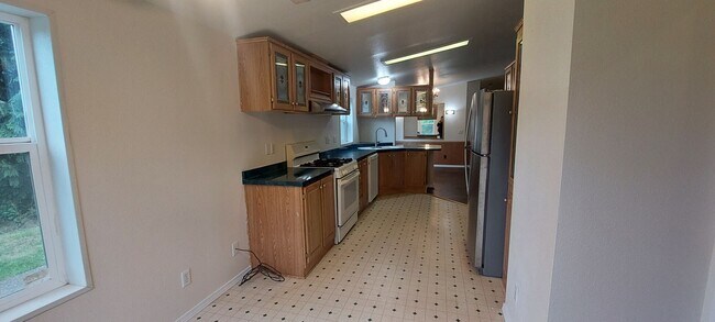Building Photo - 6740 Greystone Ln
