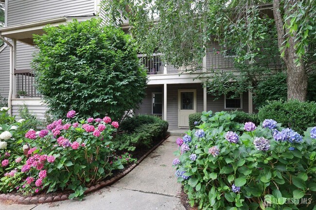Building Photo - 123G Concordia Cir