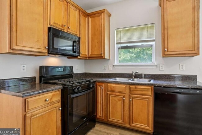 Building Photo - 1025 Pebble Creek Trail