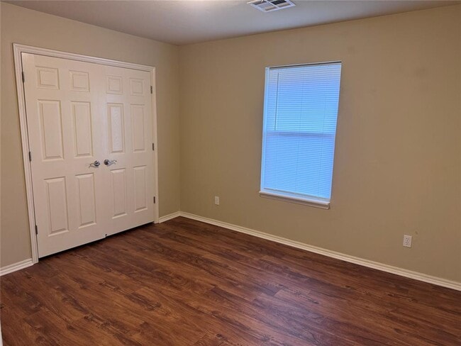 Building Photo - 2521 W Oklahoma Ave