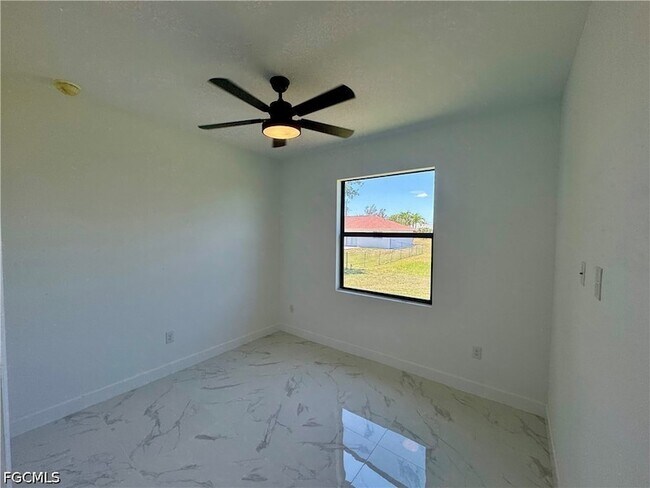 Building Photo - 1208 NW 25th Pl
