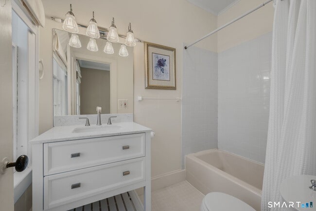 Building Photo - 9 Lyme St