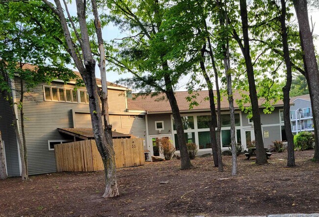 Building Photo - 120 Fisherville Rd