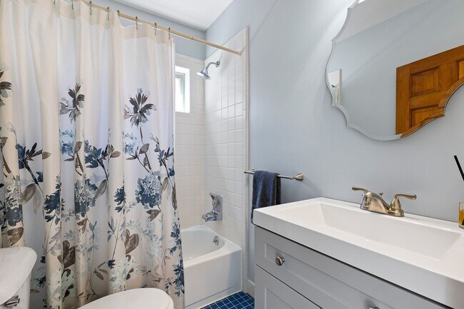 Building Photo - Beautiful townhome with Brandywine River views